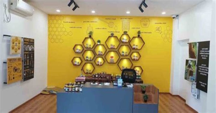 Bee.in: The Revolutionary Platform Bridging Honeybee Conservation and Technology
