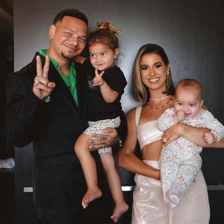 Discovering the Life of Robert Hight's Wife: An Inside Look at Their Relationship and Family