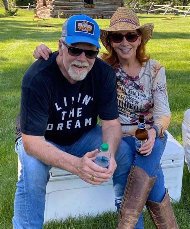Exploring the Life of Rex Linn's Wife: Who is the Woman Behind the Actor?