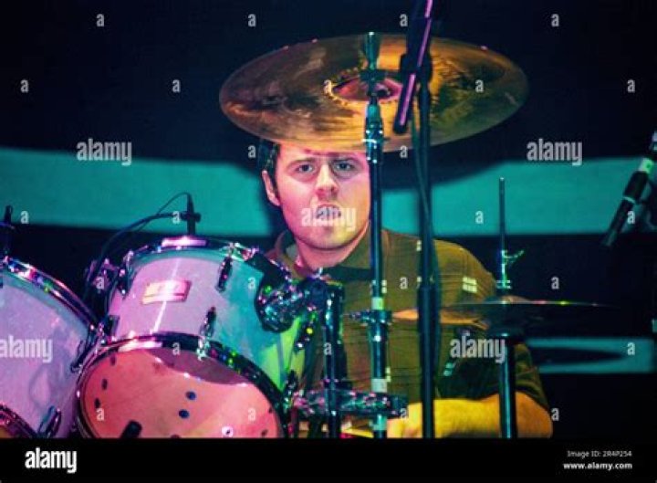 Unveiling The Legacy Of Alan White: Oasis's Drumming Legend